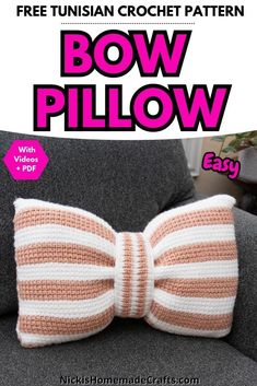 a knitted bow pillow with the text, free crochet pattern on it