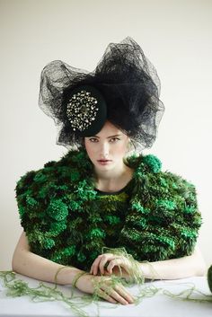 . Quirky Fashion, Central Saint Martins, Green Collection, Lauren Jauregui, Avant Garde Fashion, Knit Fashion, Knitting Inspiration, Design Awards, Ponchos