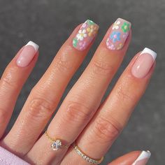 Nagel Tips, Flower Nail Designs, Fake Nails With Glue, Girls Nails, Stick On Nails, Short Acrylic Nails, Nail Arts, Gel Nail Art, Nail Accessories