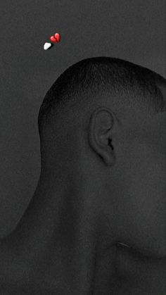 Black Man Haircut Fade, Blur Picture, Life Quotes Wallpaper, Creepy Eyes, Male Profile, Boy Blurred Pic, Instagram Cartoon, Ronaldo Real, Drawing People Faces