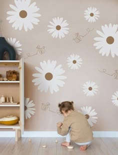 Daisy Flowers and Bees Wall Decal - Etsy Toddler Girl Room, Girl Nursery Room, Baby Room Inspiration, Dekorasi Kamar Tidur, Flower Wall Decals, Nursery Room Inspiration, Nursery Baby Room, Toddler Bedrooms