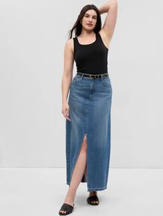 Denim Maxi Skirt with Washwell | Gap Denim Skirt Outfit Spring, Black Women Business Attire, Denim Maxi Skirt Outfit, Fall Festival Outfit, Summer Thrift, High Rise Denim Skirt, Denim Skirt Trend, Comfy Outfit Ideas, Spring Skirt Outfits