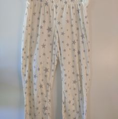 Fleece Sleep Pants. Ivory Back Ground With Gray Stars. 100%Polyester. Star Pajama Pants, Cuddle Duds, Soft Pajama Pants, Floral Pajama Set, Vintage Pajamas, Cotton Pajama Pants, Cotton Nightgown, Flannel Pajama Pants, Back Ground