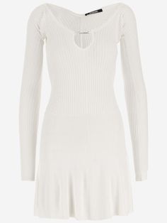 Mini dress made of stretch viscose jersey Scalloped neckline Front logo detail Short sleeves Ribbed knit White Made in Romania Composition: 94% viscose, 6% polyesterModel is wearing size 36 FRModel measurements:Height: 175 cmBust: 86.5 cmWaist: 65 cmHips: 92 cm Shoulder: 40 cm Jacquemus Dress, Scalloped Neckline, Made In Romania, Blazer Vest, Outfits Fall, Short Leggings, Knitwear Cardigan, Leather Accessories, Women Collection