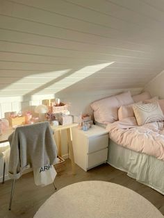 Triangle Ceiling Bedroom, Loft Bedroom Ideas Sloped Ceiling, Bedroom Slanted Ceiling, Room With Slanted Ceiling, Low Ceiling Bedroom, Loft Aesthetic, Slanted Walls, Stylish Bedroom Decor, Pastel Bedroom