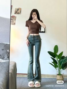 Low Rise Jeans Outfit Asian, Low Rise Flared Jeans Outfit, Tshirt Jeans Outfit, Bellbottom Jean Outfits, Bellbottom Pants Outfits, Blue Flare Jeans Outfit, Flared Trousers Outfit, Low Rise Flare Jeans Outfit, Flares Outfit