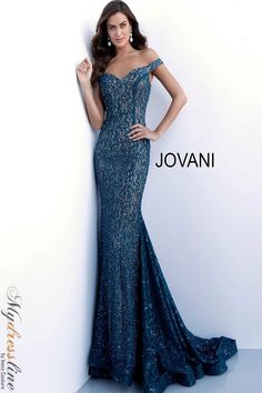 This gorgeous lace mermaid evening dress is perfect for any special occasion. It features a sweetheart neckline with off the shoulder sleeves and a pleated fitted waistline. The length of the skirt blooms all the way down to the floor and is completed with a detachable train for a dramatic entrance. The back closes up with an invisible zipper for a sleek, seamless finish. You can wear this elegant dress as a Mother of the Bride or for any other formal event. Show up in style in this beautiful la