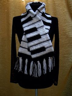 The Piano Scarf is completely handmade. It is possible to perform in different weather conditions. the price depends on the receipt and the length of the scarf: Length 180 cm, width 16 cm. Black Winter Scarf For Gift, Piano Scarf, Piano Gifts, Piano Shawl, Piano Art, Scarf For Men, Black And White Scarf, White Scarf, Art Winter