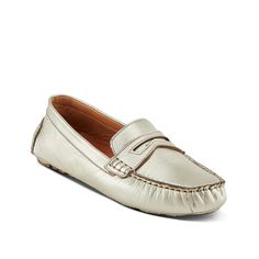 Spring Step-Audette Moccasin From brunch to boardroom, the Audette moccasin from Spring Step is designed for the modern woman on the go. This slip-on is made from premium leather with leather insole and arch support to keep you comfortable all through the day. Turkey Size Chart, Cozy Shoes, Spring Step Shoes, Western Women, Shoes Spring, Size Chart For Kids, Silver Shoes, Shoes Leather, Womens Size Chart