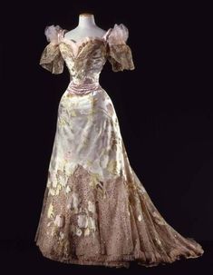 Ball GownJean-Philippe Worth, 1902Collection Galleria del... | OMG that dress! | Bloglovin’ Retro Mode