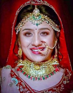 Pooja Sharma As Draupadi, Wedding Hairstyles Videos, Indian Wedding Jewellery, Sonarika Bhadoria, Palace Wedding, Pooja Sharma, Engagement Makeup, Indian Bridal Photos, The Mahabharata