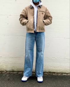 Carhartt Jacket Outfit Woman, Carhartt Detroit Jacket Outfit, Bf Fits, Sleevless Jacket, Carhartt Jacket Outfit, Carhartt Outfit, Easy Fits, Vintage Carhartt Jacket, Weather Clothes