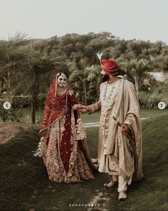 Hindu Wedding Photos, Sikh Wedding Photography, Punjabi Wedding Couple, Bride Groom Poses, Indian Wedding Bride