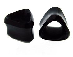 THIS AUCTION IS FOR A PAIR OF REALLY COOL 11/16 inch 18MM TRIANGLE TUNNELS ~ CARVED WATER BUFFALO HORN PLUGS ~ UNIQUE HORN PLUGS.  THIS IS exactly the same style as the ones seen in the picture.  THESE ARE CARVED IN THE SHAPE OF A TRIANGLE AND ARE DOUBLE FLARED TUNNELS.  THESE ARE MADE FROM A SINGLE CARVED PIECE OF HORN (NOT GLUED TOGETHER).  A PAIR LIKE THIS WOULD GO FOR MORE THAN $90.00 AT ANY STUDIO.  THIS AND ALL MY JEWELERY IS NEW AND HAS NEVER BEEN WORN.  THE PICTURE DOES NOT DO THIS PIECE JUSTICE. 725 Plug Earrings Gauges, Water Buffalo, Tunnels And Plugs, Gauged Earrings, Plugs Earrings, Body Jewelry, Jewelry Watches, Carving, Gift Card