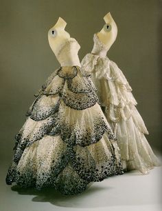 Christian Dior ballroom gowns from 1949 Vintage Dior Dress, Ballroom Gowns, Dior Dress, Look Retro, Dior Haute Couture, Look Vintage, Marchesa