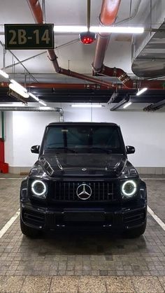 the front end of a black mercedes benz benz benz benz benz benz benz benz benz benz benz benz benz benz benz benz benz benz