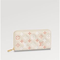 Fashioned from puffy lambskin with the Monogram pattern embossed and printed on the leather, this Zippy Wallet seduces with its ultrafeminine colorway and gold-color zipper. A practical everyday wallet, the Zippy has a multitude of gusseted compartments, pockets, and card slots for cash, coins, and other essentials. Louis Vuitton 2023, Louis Vuitton Logo, Happy Students, 2023 Ss, Louis Vuitton Wallet, Designer Wallets, Monogrammed Leather