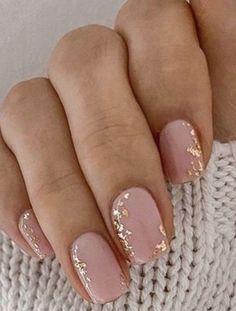 Neutral Fancy Nails, Bridesmaid Nail Ideas Neutral, Manicure Bridesmaid, Gold Shellac Nails, Neutral Bridesmaid Nails, Soft Nude Nails, Bridesmaids Nail Ideas, Bridesmaid Nail Ideas, Nail Art Design 2023