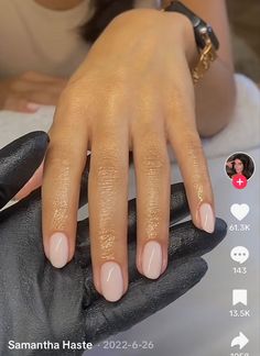 Natural Nail Shape Acrylics, Almond Nails Dark Skin Tone, Classic Nail Shape, Short Gel Nails Winter 2024, Bridesmaid Nails Gel, Lydia Millen Nails, Super Natural Nails, Almond Pink Nails Short, Light Pink Squoval Nails