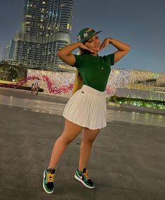 Classy Outfits With Sneakers Chic, Skirts And Jordans Outfit, Skort Outfit Ideas, Pleated Skirt Outfit Summer, Skort Outfit, Tennis Skirt Outfit, Cute Skirt Outfits