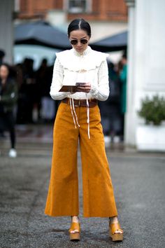 Street Style 2016, Milan Fashion Week Street Style, Top Street Style, Milan Street Style, Anna Dello Russo, Look Retro, Mode Casual, Autumn Street Style, Mode Inspo