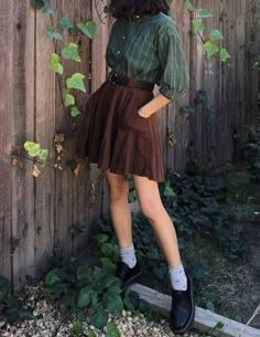 Cute Dresses Casual Winter, Paris October Fashion, Soft Academia Aesthetic Outfits Summer, Woodsy Outfits Women, Muted Colors Outfit, Grandpacore Outfit, Light Academia Skirt, Modern Cottagecore Outfit, Grannycore Fashion