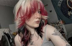 Pink And Black Hair Wolfcut, Emo Hair Color Short, Grunge Hair Inspo Color, Hair Dye Ideas For Layered Hair, Hair Dyed At The Tips, Died Ends Of Hair Brown, Hair Dyeing Styles, Blonde With Dyed Tips, Cool Female Hairstyles