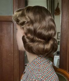 Faux Bob Vintage Retro Hairstyles Vintage Retro Hairstyles, 1950 Hairstyle, 1970s Hair, Retro Hairstyle, Vintage Hair Salons, 1970s Hairstyles, Historical Hairstyles