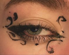 Lgbt Songs, Inspi Makeup, Eyeliner Inspo, Hippie Makeup, Vampire Bride, Punk Makeup