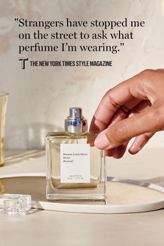 Top Fragrances For Women, Fragrances Perfume Woman, Clean Fragrance, Fragrances For Women, Perfume Scents, Beauty Makeup Tips, Luxury Fragrance, Perfume Collection, Beauty Items