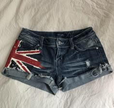 Indie Sleaze, 2000s Fashion Outfits, British Flag, Fit Ideas, Union Jack, Y2k 2000s