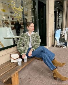 Olive Green Outfits, Green Color Trends, Olive Green Outfit, Grunge Fits, Green Outfits, Estilo Indie, Olive Green Jacket, Earthy Outfits, Green Mini Skirt