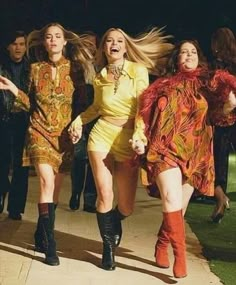 Naomi Lapaglia, Looks Hippie, Marianne Faithfull, 60s 70s Fashion, 60s And 70s Fashion, 70s Inspired Fashion, 70s Aesthetic, 70s Outfits, 70’s Fashion