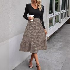 Product information: Pattern: Geometry Color: Black Waist Type: Mid waist Size: S,M,L,XL Combination form: Single piece Popular elements: ruffles Fabric name: Polyester Sleeve length: long sleeve Skirt Category: Dress Craft: collage/stitching Size: (CM) bust Skirt long S 78 110 M 82 112 L 88 114 XL 94 116 Note: 1. Asian sizes are 1 to 2 sizes smaller than European and American people. Choose the larger size if your size between two sizes. Please allow 2-3cm differences due to manual measurement. Bodycon Long Dress, Sleeve Stitching, Knitted Patchwork, Long Dress Elegant, Vintage Print Dress, Dress Craft, Party Maxi Dress, Stitching Dresses, Ruffle Fabric