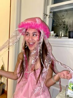 Halloween Costume Jelly Fish, Ernie And Bernie Jellyfish Costume, Jelly Fish Hat Diy, Beach Theme Halloween Costume, Halloween Fish Costume, Jellyfish Costume Aesthetic, Jelly Fish Rave Outfit