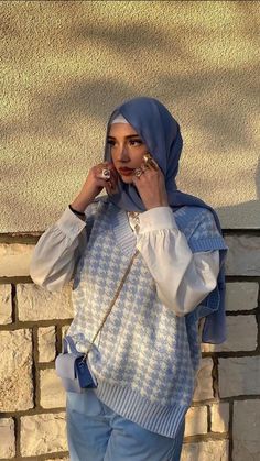 Blue Hijab, Hijab Fashion Summer, Estilo Hijab, Modest Casual Outfits, Hijabi Outfit, Stile Hijab, Hijab Look, Street Hijab Fashion, Tutorial Hijab