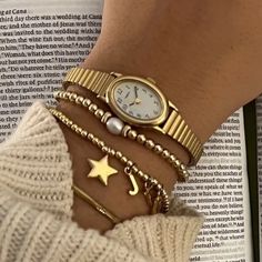 Pretty Stacks, Bracelet Stacks, Gold Girl, Wrist Jewelry, Jewelry Accessories Ideas, Dope Jewelry, Classy Jewelry, Jewelry Essentials, Jewelry Lookbook