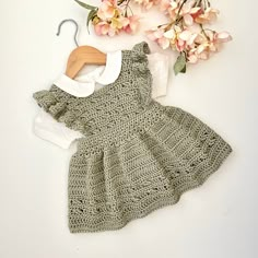 Simple Dress Pattern, Crochet Baby Girl Dress, Frock Patterns, Easy Crochet Baby, Haken Baby, Crochet Baby Clothes, Frocks For Girls