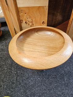 Beautiful oak wood turned bowl large Bowl Shapes, Turned Bowls, Wood Turned Bowls, Workshop Ideas, Woodturning, Lathe, Wood Turning, Decorative Storage, Oak Wood