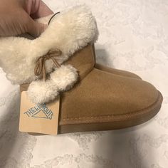 Thereabouts Kids Winter Boot Size 10 Nwt Kids Hunter Boots, Kids Boots Boys, Light Brown Boots, Laredo Boots, Girls Combat Boots, Kids Winter Boots, Chestnut Boots, Chestnut Uggs, Ugg Boots Tall