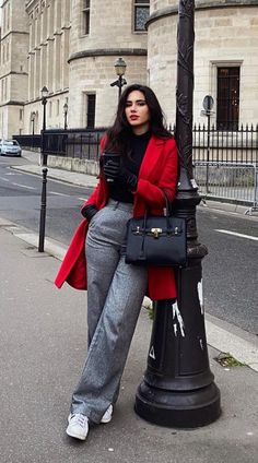 Maroon Trench Coat Outfit, Red Peacoat Outfit, Red Work Outfit, Outfits With Coats, Red Trench Coat Outfit, Company Christmas Party Outfit, Red Heels Outfit, Red Coat Outfit, New York Outfit