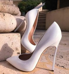 Decollete Hi-Heels "Original" – Pisani Maura Hak Tinggi, High Heels Classy, Dr Shoes, High Heel Dress, White High Heels, Heels Classy, Wedding Dress Shoes, Studded Heels, Womens Shoes High Heels