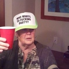 Drunk Memes, Drinking Memes, Playlist Covers Photos, Beer Quotes, Drunk Humor, Chur, Mia 3, Beer Humor, Old People