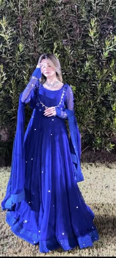 Blue Mehendi Outfit, Hair Bun Design, Braid Hairstyles Ideas, Bun Design, Desi Clothing, Pakistan Clothes, Desi Fits, Saree Traditional, Desi Outfits