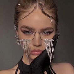 Luxury Glasses, Glitter Glasses, Face Jewellery, Eyeglasses Frames For Women, Tassels Fashion, Versatile Jewelry, Eyewear Womens, Retro Sunglasses, Eyewear Accessories