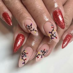 O envio mais rápido. O melhor serviço Cristmass Nails 2024, Cute Glitter Nails, Patterned Nails, Nails For 2023, Short Christmas Nails, Christmas Nails Designs, Festive Christmas Nails, Classy Nail Art Ideas, Body Nails