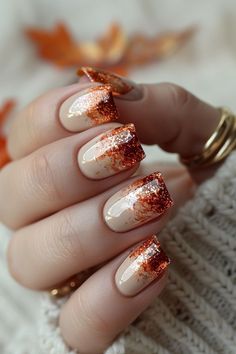 Autumn Nails Trends 2024, Autumn Nails Ideas Short, Oct Nail Designs, Autumnal Nail Art, Nail Autumn Design, Autumn Leaves Nail Art, Nails Autumn 2024 Trends, Gold Autumn Nails