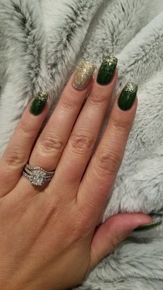 Green Orange And Gold Nails, Green And Gold Sns Nails, Gel Nails Green And Gold, Green With Gold Glitter Nails, Green Gold Gel Nails, Emerald Green And Gold Wedding Nails, Dark Green Nails With Gold Glitter, Gold And Green Nails Ideas, Prom Nails Gold And Green