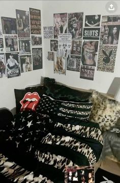 Grunge Y2k Bedroom Ideas, 2000s Grunge Bedroom, Trashy Bedroom, Trashy Room, Y2k Grunge Room, Grunge Bed, Rockstar Room, Room Inspo Grunge, Room Y2k