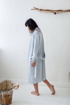 Oversized Fall Robe For Loungewear, Oversized Fall Loungewear Robe, Cozy Long-length Cardigan For Spring, Chunky Knit Open Front Sweater Coat For Layering, Oversized Long Sweater For Daywear, Long Chunky Knit Sweater Coat For Layering, Long Knitted Sweater Coat, Winter Open Front Sweater For Daywear, Open Front Sweater Coat For Winter Daywear